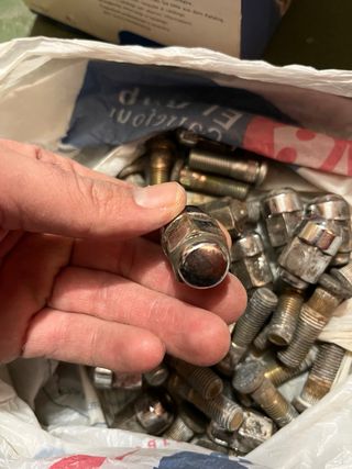 Tornillos y pernos de rueda Honda