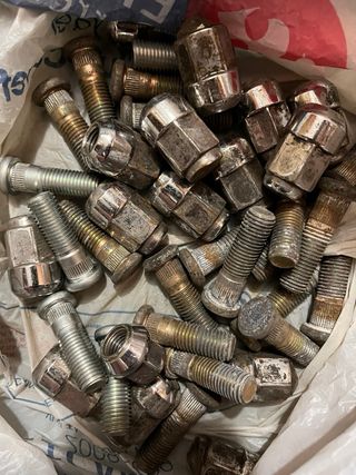 Tornillos y pernos de rueda Honda