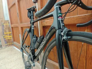 Bicicleta de carretera BASSO Astra full carbono