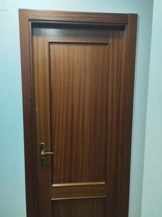 Puerta interior madera