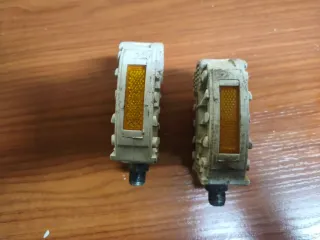 Pedales blancos BMX antigua