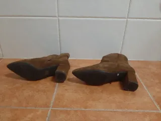 Botines de piel marrones