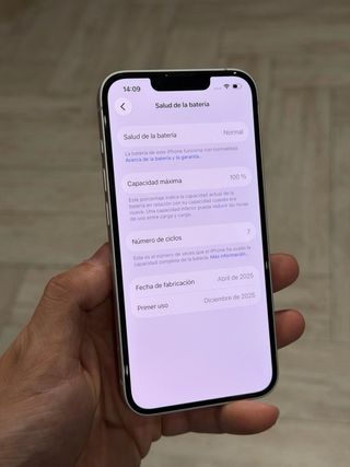 iPhone 16e blanco recién abierto a estrenar