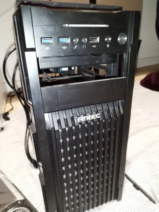 Ordenador gaming averiado