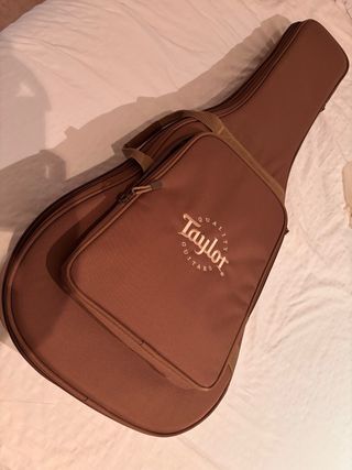 Taylor 114e Guitarra Acústica Gran Auditorium