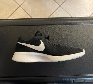 Scarpe Nike nere Tg. 36