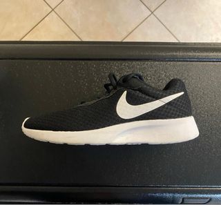 Scarpe Nike nere Tg. 36