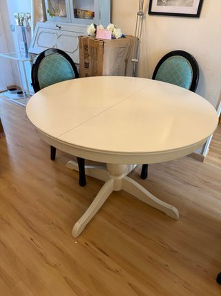Mesa redonda y 4 sillas comedor/salón