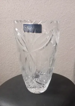 Jarrón de cristal tallado