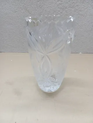 Jarrón de cristal tallado