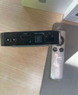 Set di dispositivi Apple: iPad Mini + Apple TV