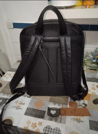 Mochila de piel negra 40x30
