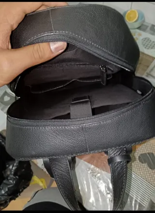 Mochila de piel negra 40x30