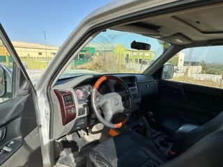 Mitsubishi Montero 2003