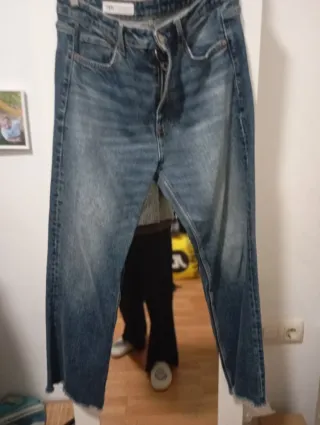 Pantalón vaquero tobillero Zara