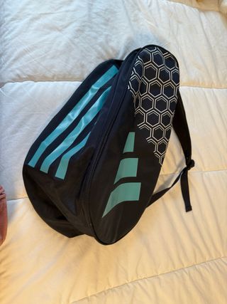 Paletero Adidas Negro con Diseño Hexagonal