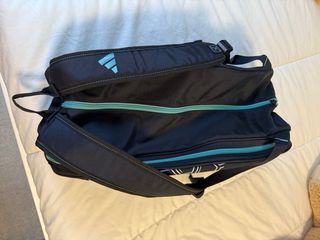 Paletero Adidas Negro con Diseño Hexagonal