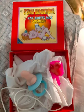 Scherzo Carnevale - Scatola con tettarelle per adu