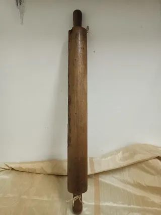 Antico mattarello in legno