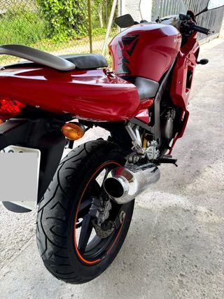 Hyosung 250 GTR Carburación 2006 Roja