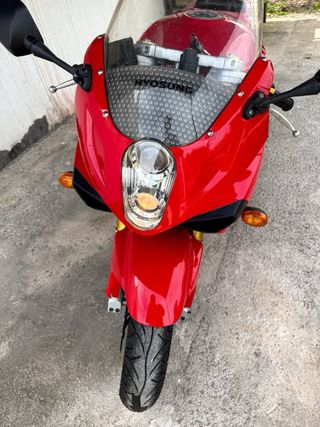 Hyosung 250 GTR Carburación 2006 Roja