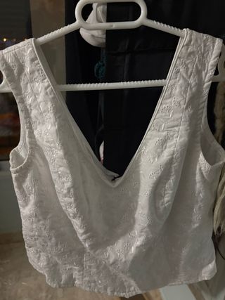 Blusa blanca tela perforada talla