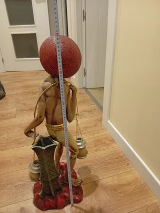 Figura porcelana hombre chino con sombrero