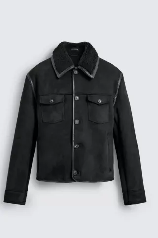 Cazadora efecto ante negra