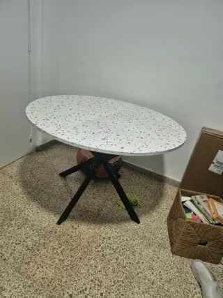 Mesa redonda diseño moderno