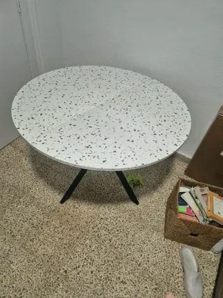 Mesa redonda diseño moderno