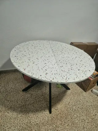 Mesa redonda diseño moderno