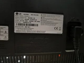 Televisor LG 42 pulgadas Full HD.