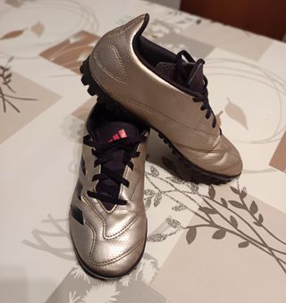 Botas de fútbol Adidas, y Nike air zoom