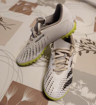 Botas de fútbol Adidas, y Nike air zoom