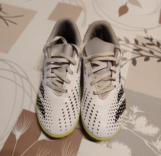 Botas de fútbol Adidas, y Nike air zoom