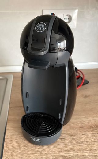 Cafetera Dolce Gusto DeLonghi Negra