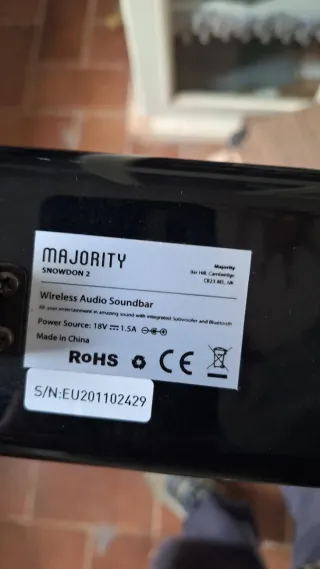 Soundbar MAJESTY come nuova tra una gamma di impos