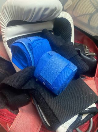 Lote Guantes y cintas de boxeo 12 oz