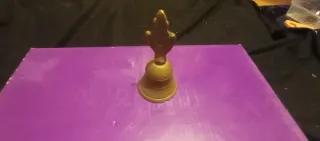 Campana miniatura antigua de bronce