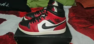 Jordan 1 Mid Chicago Toe