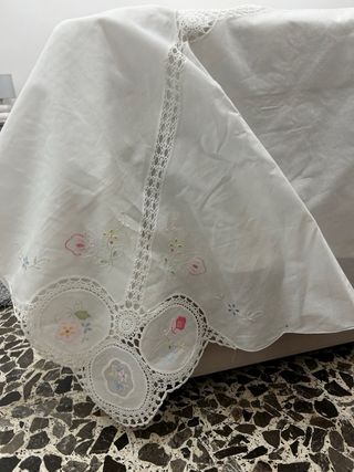 Copriletto Lino Ricamato a Mano Matrimoniale