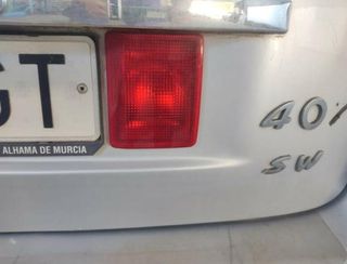 Faro antiniebla trasero derecho peugeot 407 808432