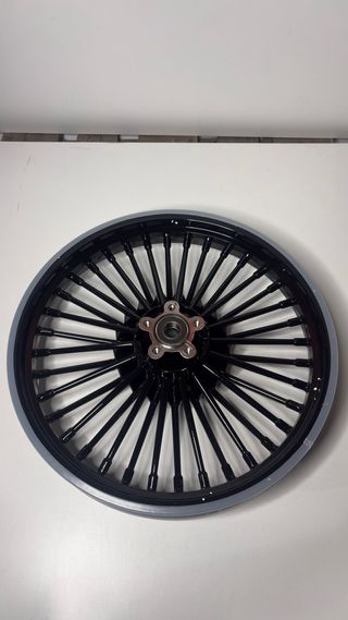 - Llanta Wuxi Thai Racing sin cámara