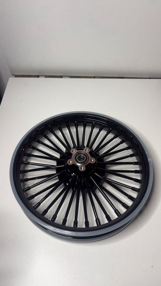 - Llanta Wuxi Thai Racing sin cámara