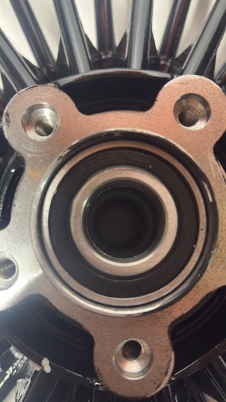 - Llanta Wuxi Thai Racing sin cámara