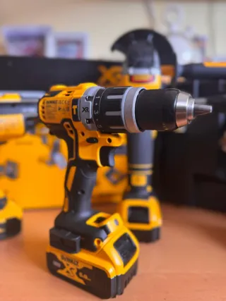 Taladro Percutor DeWalt DCD796 XR CUERPO