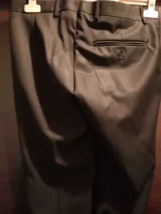 Traje de boda italiano negro y blanco.