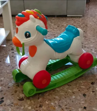 Caballo balancín infantil marca Clementoni