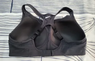 Top deportivo Nike negro RUNNING