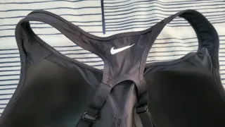 Top deportivo Nike negro RUNNING